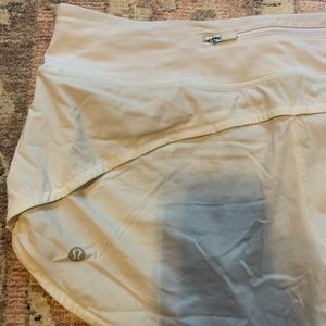 White lululemon shorts